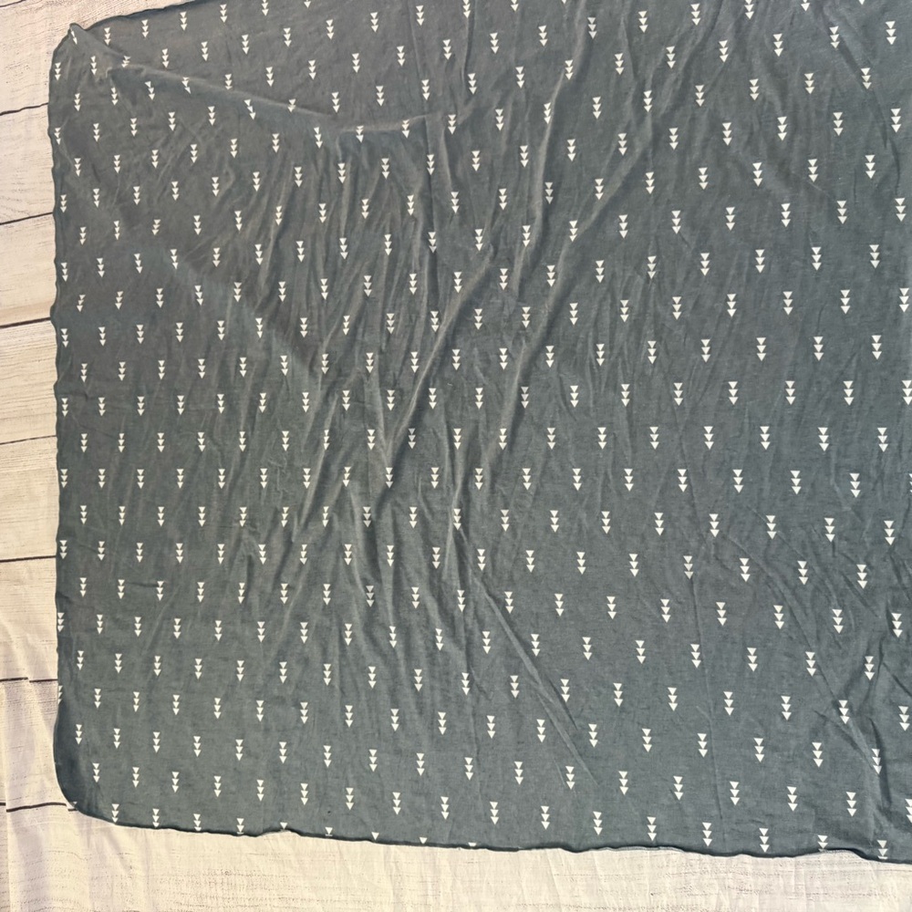 Copper Pearl blue gray arrow baby crib blanket 45 inches by 45.5 inches - Picture 3 of 12